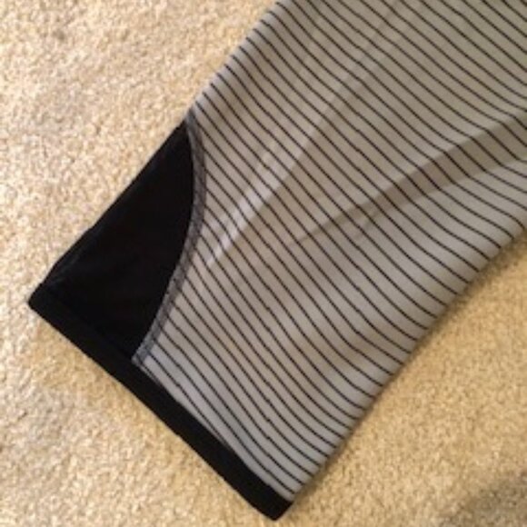 New Balance Achieve Reversible Mid Rise Crop Leggings in Stripes/Solid Gray Sz L - Picture 3 of 7